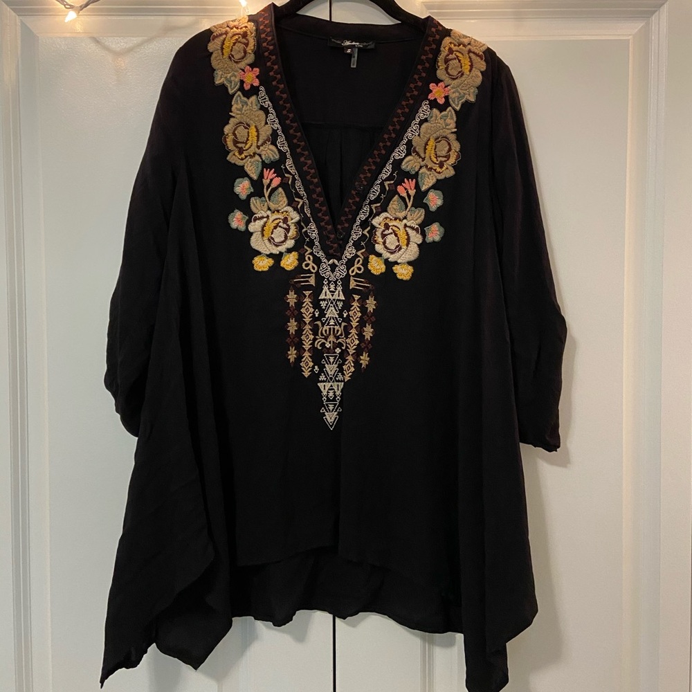 Andree by Unit Black BOHO Embroidered Floral Tunic